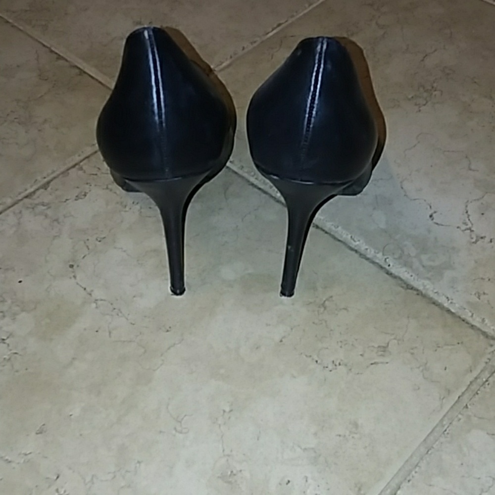 Deb heels - Picture 3 of 4